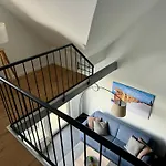 Maisonette Fram شقة *